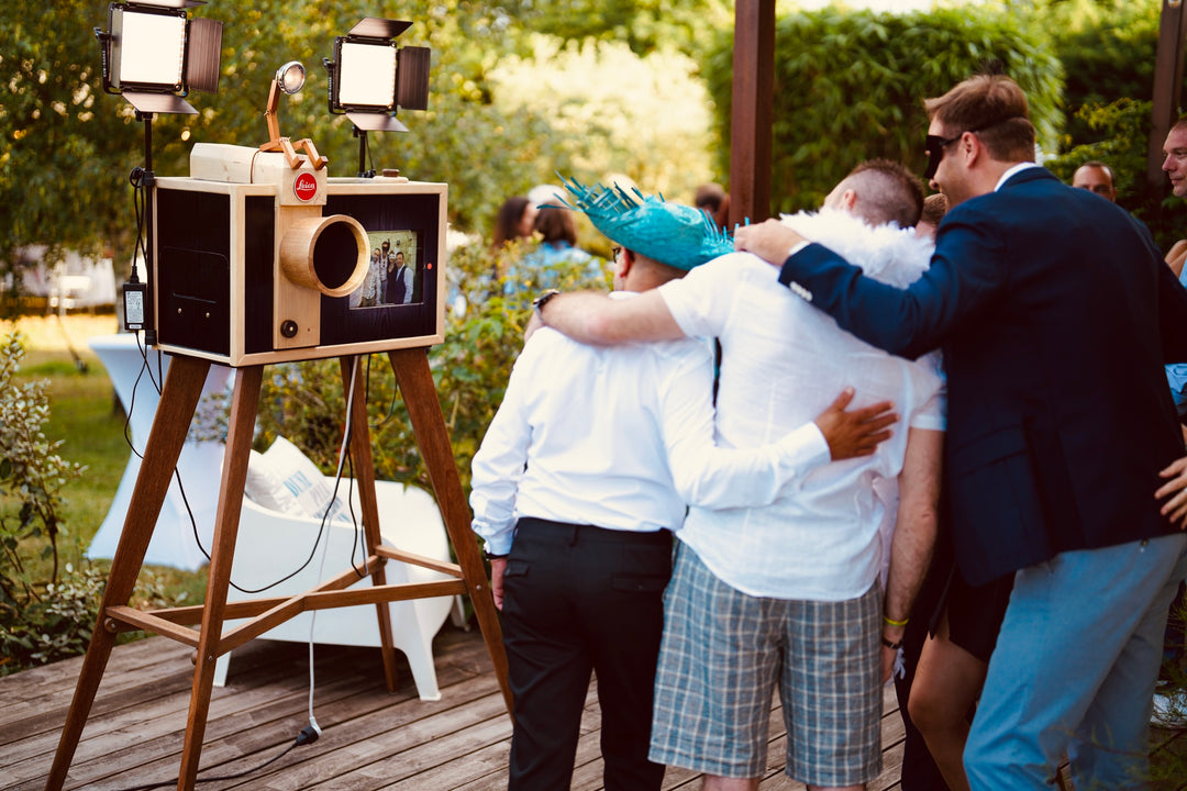 Pourquoi louer un photobooth pour vos événements à Bordeaux (et aux alentours) est une idée géniale !