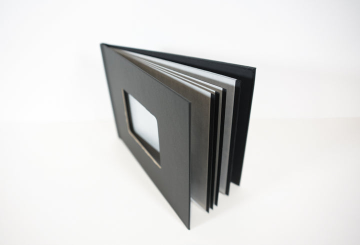Album photo noir adhésif, position paysage, fenêtre personnalisable, vue du dessus